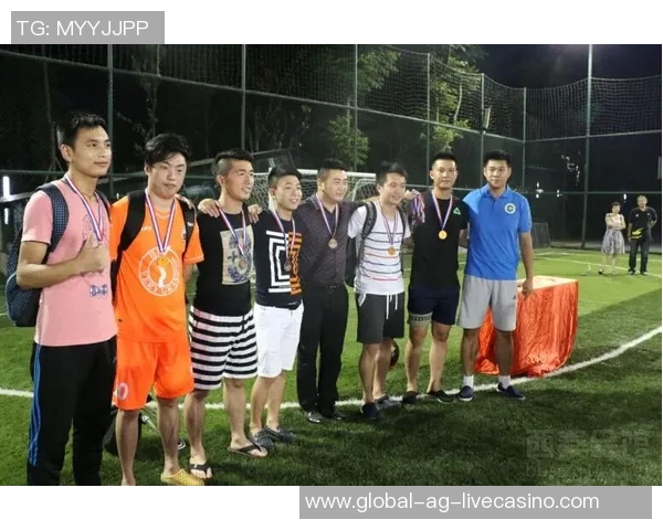 即时比分足球直播分析与赛况更新全方位解读助你掌握比赛动态